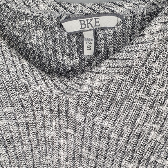 BUCKLE BKE Blouse Crossover Open back Gray Women's‎ Size S - Picture 5 of 7